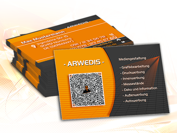 Visitenkarte unserer Werbeagentur im Corporate-Design. Vorderseite mit QR-Code